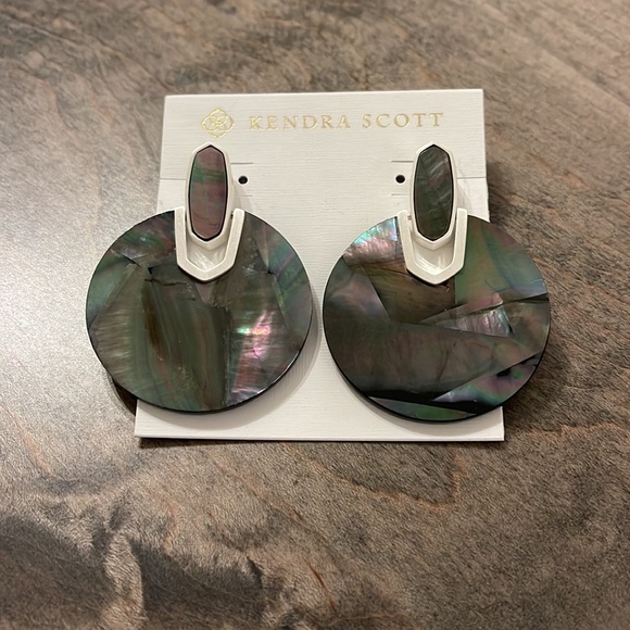 KENDRA SCOTT Didi Drop Earrings - Picture 1 of 4